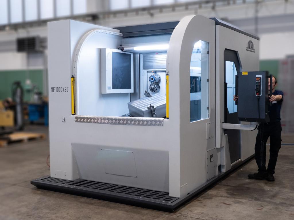 Spacious front access - Deep drilling and milling machine MF1000-2C for molds and mold bases up to 2 tonnes